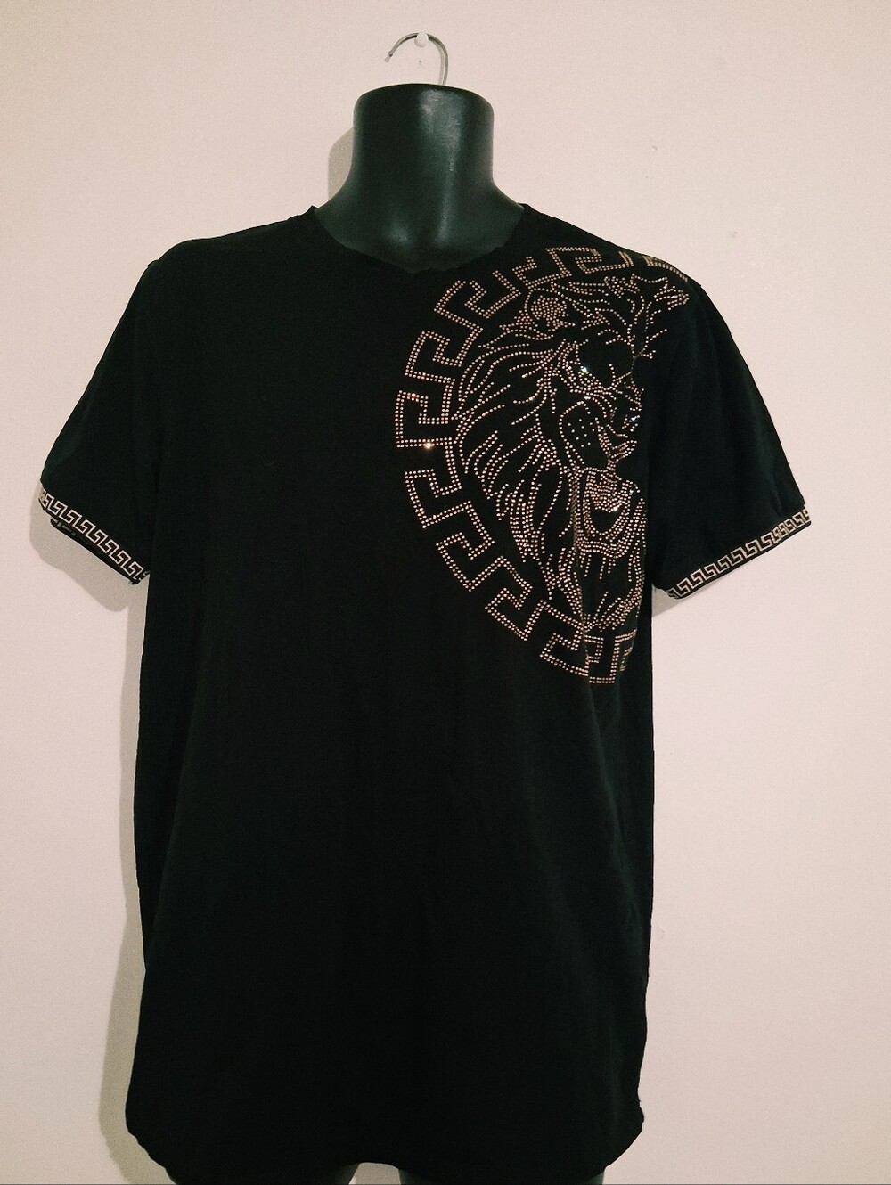 Men's Black Short-Sleeve Crew Tee with Gold Lion Stud Accent